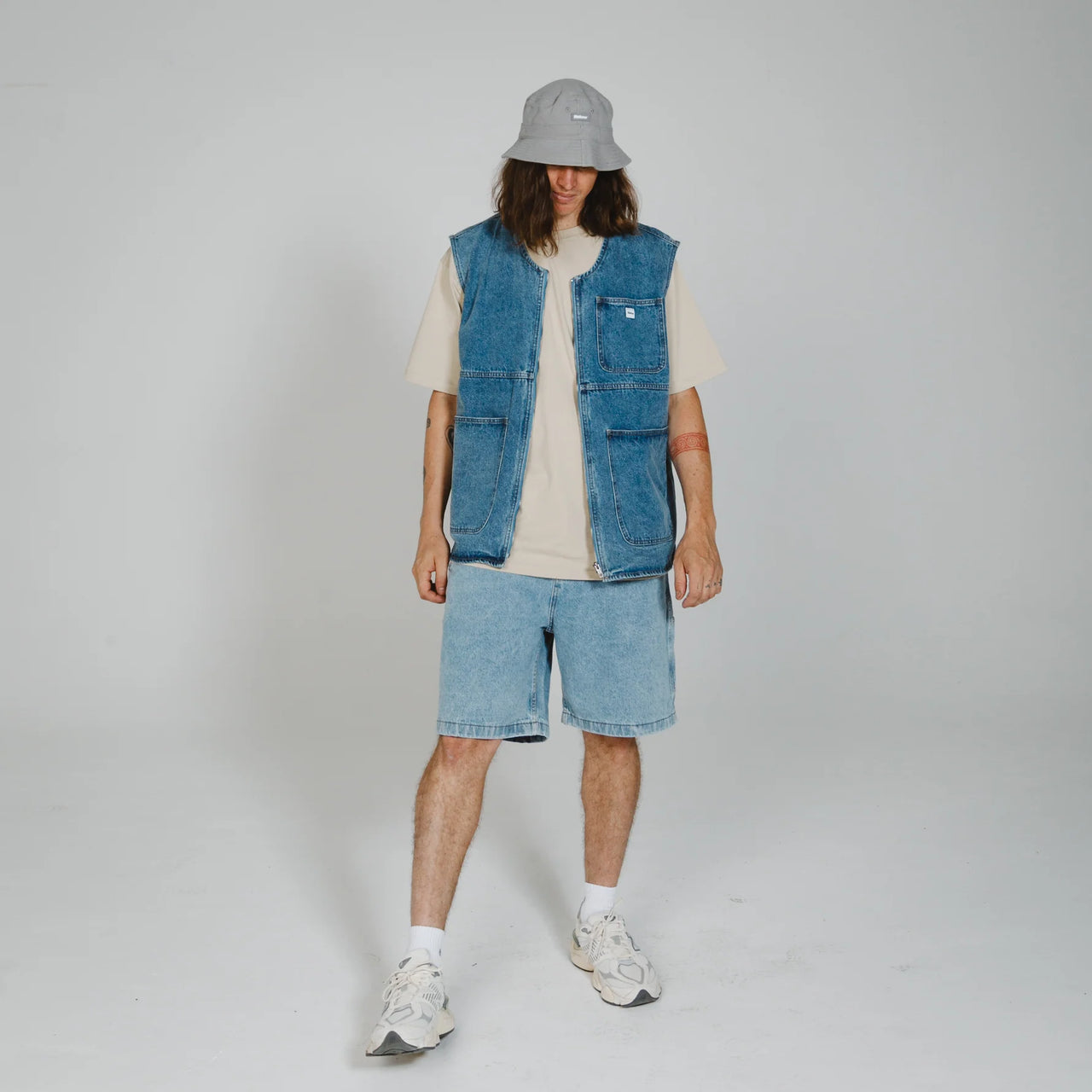 BELOW PERCER VEST LIGHT BLUE